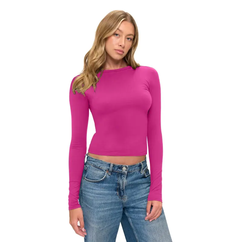 Wholesale women's magenta long-sleeve fitted crop top with blue jeans