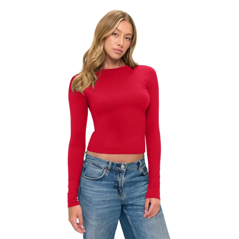 Wholesale women's red long-sleeve crop top with blue jeans