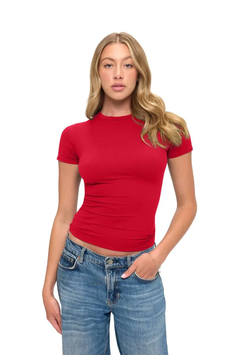 Wholesale red fitted short sleeve crew neck t-shirt paired with blue denim jeans
