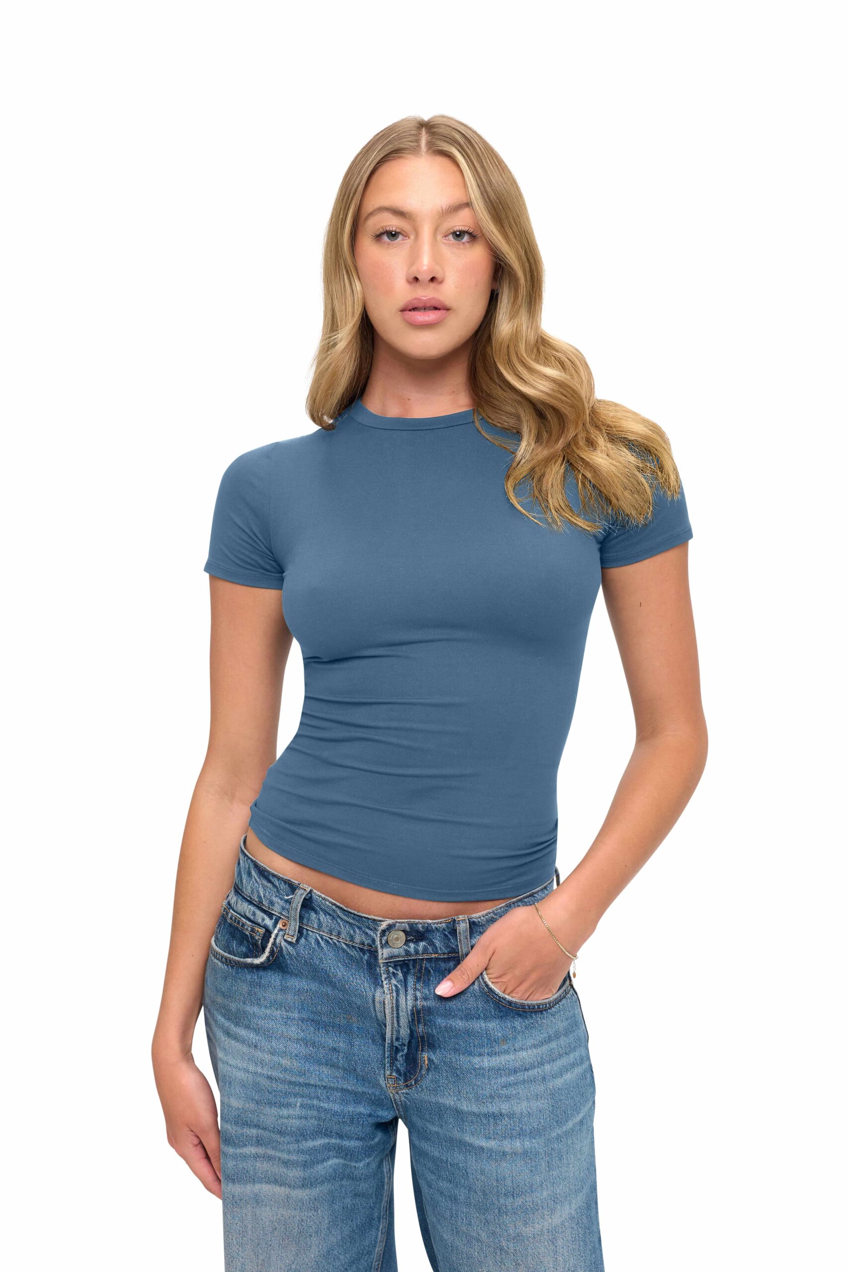 Wholesale women's blue short-sleeve crew neck fitted t-shirt with blue jeans